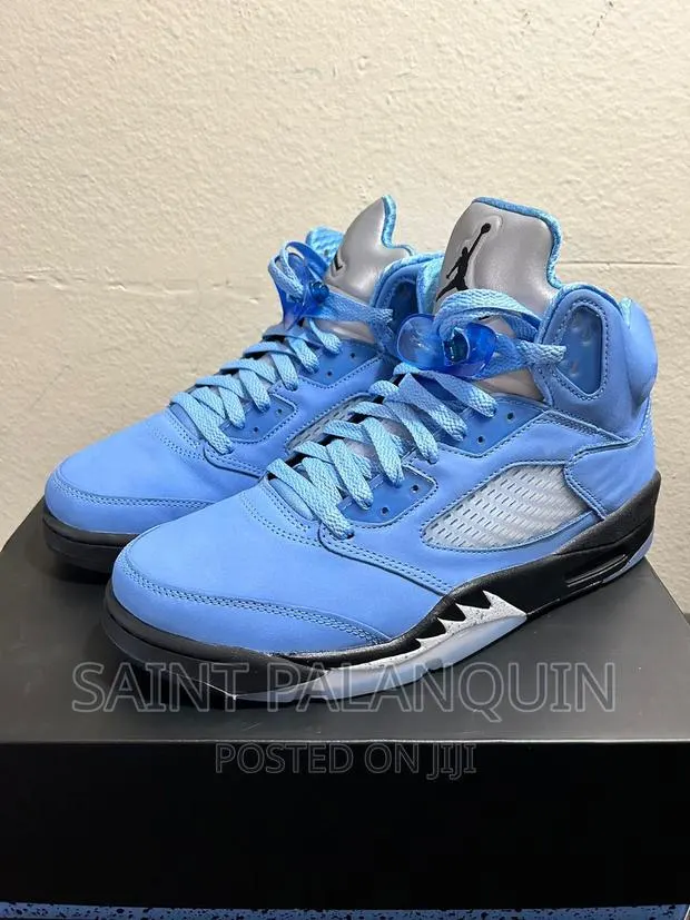 Air Jordan 5 Retro UNC · Photo 1