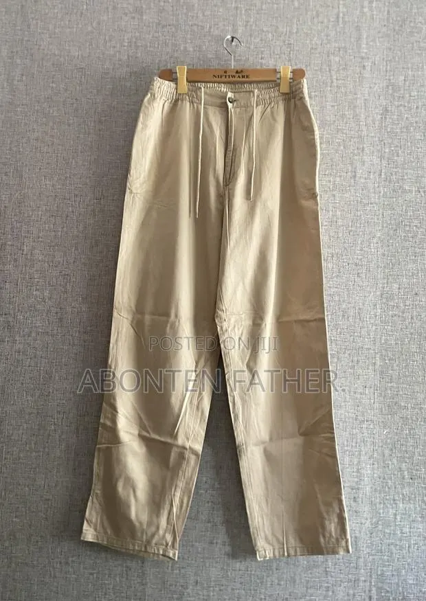 Medium Sized Brown Trouser · Photo 1