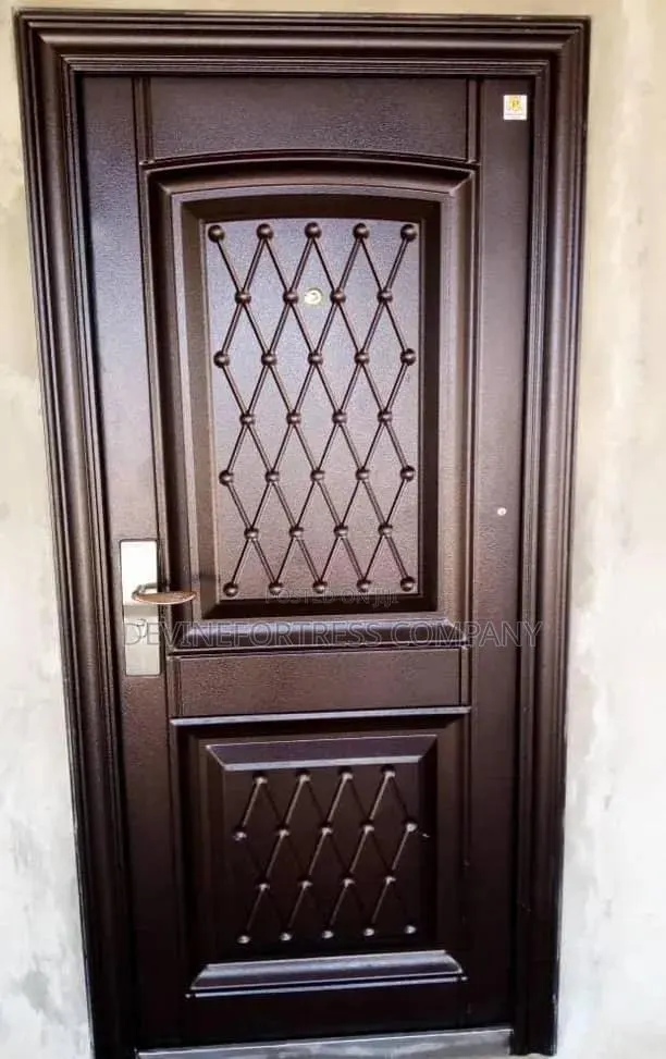 High Quality Sed Rough Door Single Available in Sizes Black/White · Photo 1