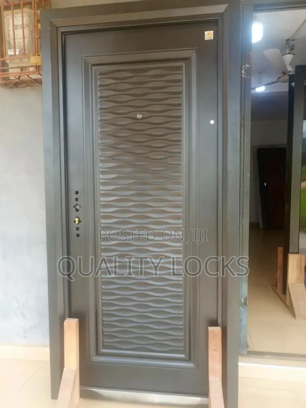 Quality Locks Single China Door Available · Photo 1