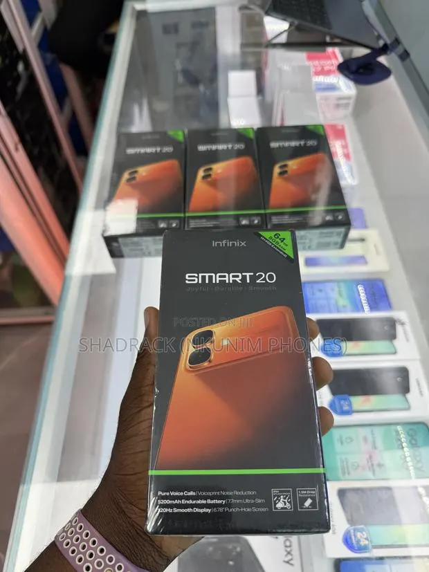 New Infinix Smart 20 64 GB Silver · Photo 1