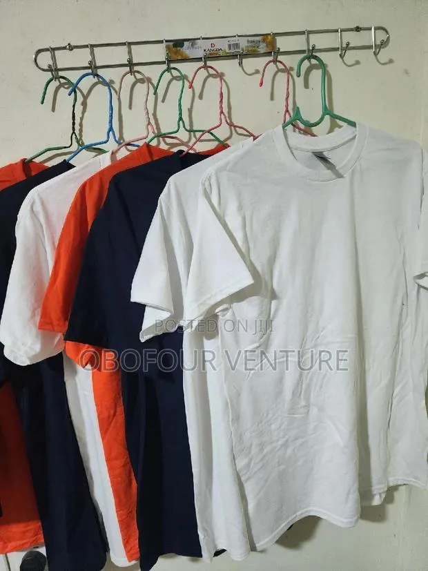 Quality Unisex Plain T-Shirts · Photo 1