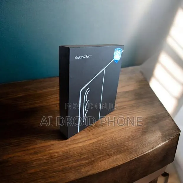 New Samsung Galaxy Z Fold7 256 GB Blue · Photo 1