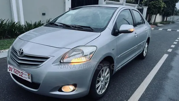 Toyota Vios 2011 Silver · Photo 1
