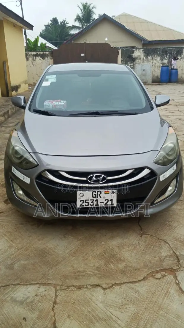Hyundai Elantra Value Edition Sedan FWD (1.8L 4cyl 6A) 2016 Silver · Photo 1