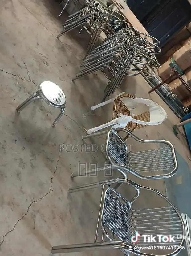 Stainless Chair · Photo 1