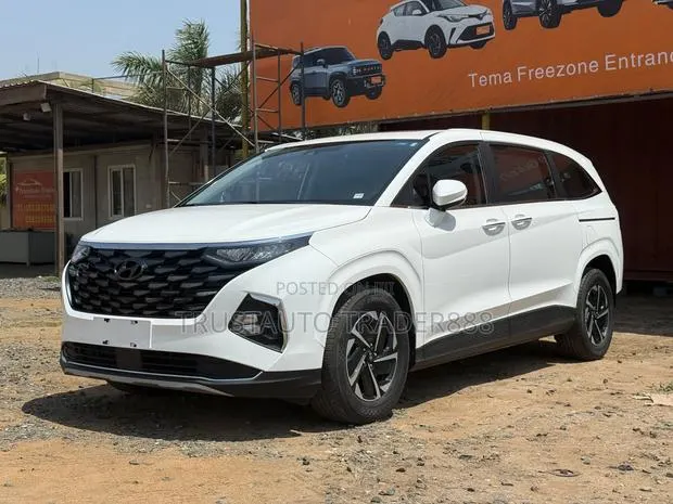 Hyundai Custin 2022 White · Photo 1