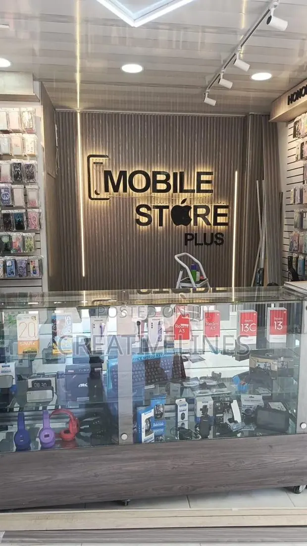 Phone Store Interior Decor · Photo 1