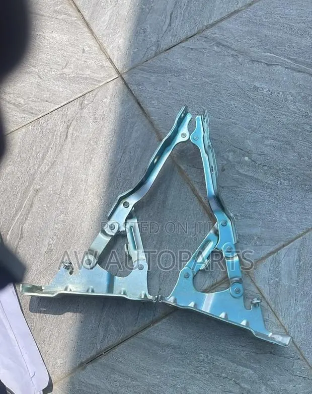 Kia Sorento 16-19 Hood Hinge · Photo 1