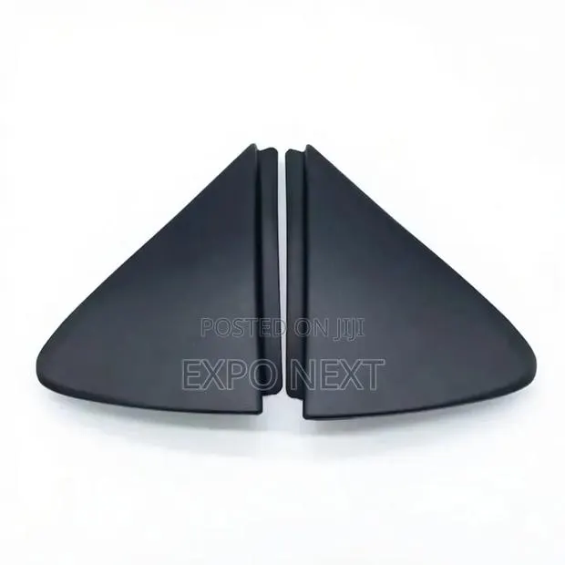 Toyota Yaris 2008–2013 – Door Mirror Corner Fender Triangle Cover · Photo 1