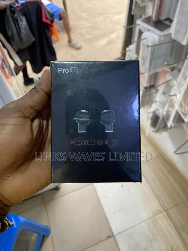 AirPod Pro 5s · Photo 1