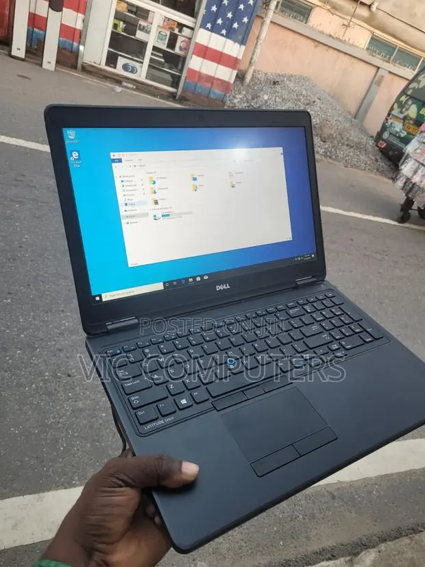 Laptop Dell Latitude E5550 8GB Intel Core i5 HDD 500GB · Photo 1
