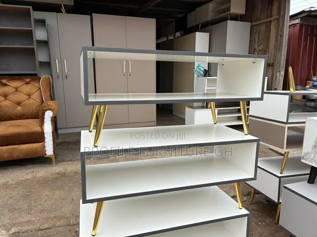 Laminated Center Table for Living Room · Photo 1