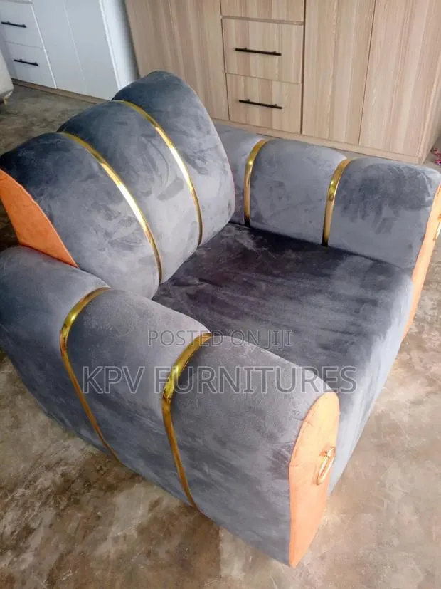 Single Sofa · Photo 1