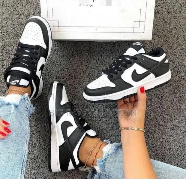 Nike Sb Black and White · Photo 1