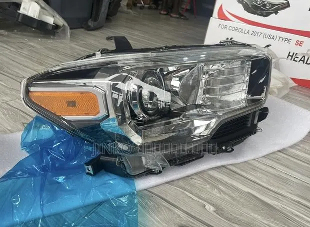 Toyota Tacoma 2016-2021 Headlight Normal Pair · Photo 1