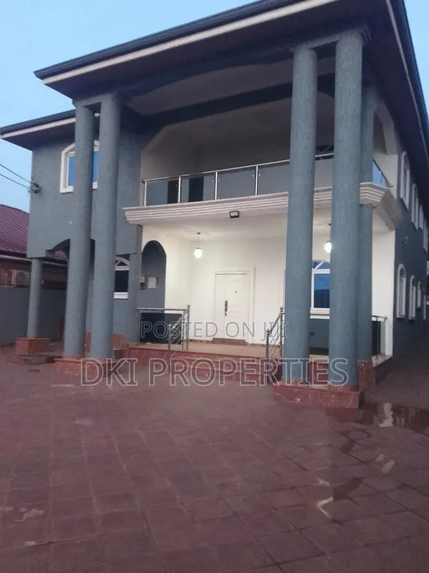 5bdrm House in Dki Properties, Adenta for sale · Photo 1