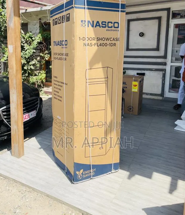 Quiet Operating Nasco Nas-400-1dr 1 Door Beverage Cooler · Photo 1