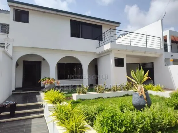 5bdrm House in Seekers Realty, Cantonments for rent · Photo 1