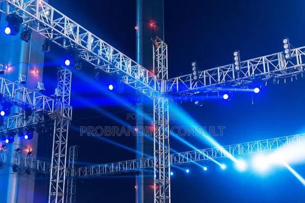 Truss, Light , Smoke Machine and Stage · Photo 1