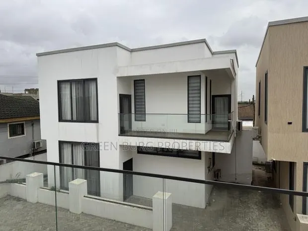 3bdrm Townhouse / Terrace in Green, East Legon for rent · Photo 1