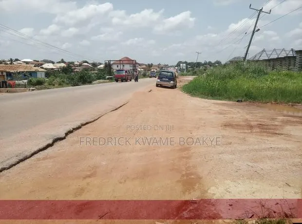 Plot of Land for Sale at Abuakwa · Photo 1