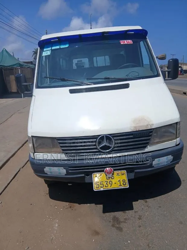 Mercedes-Benz Sprinter 2002 Gold · Photo 1