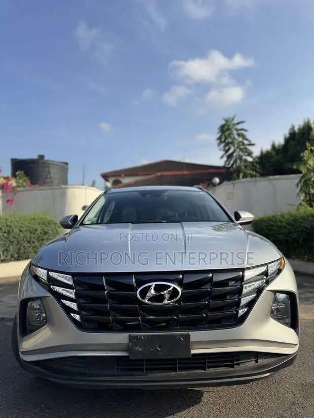 Hyundai Tucson SE 2023 Silver · Photo 1