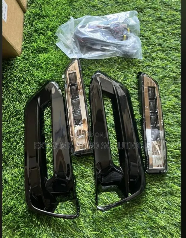Accord 18 Fog Lamp and Cover · Photo 1