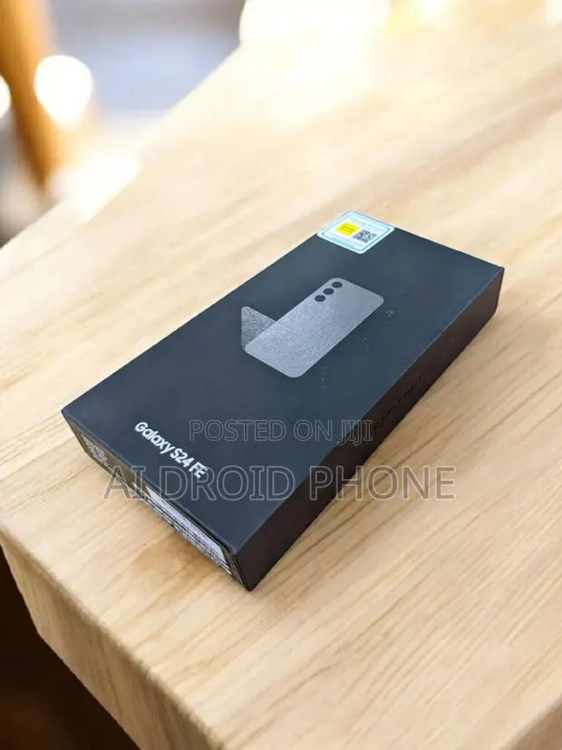 New Samsung Galaxy S24 FE 128 GB Black · Photo 1