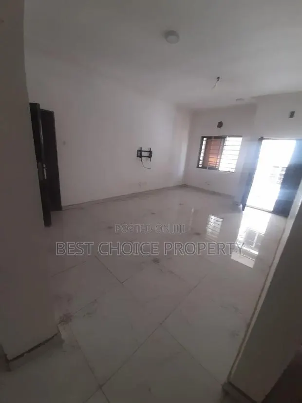 2bdrm Apartment in Lakeside for rent · Photo 1