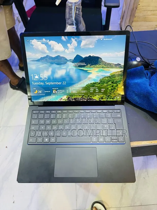 Laptop Microsoft Surface Pro 4 16GB Intel Core i5 SSD 256GB · Photo 1