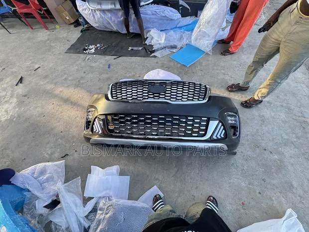 Kia Sorento Front Bumper Complete · Photo 1