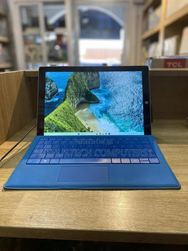 Laptop Microsoft Surface Pro 3 8GB Intel Core i5 SSD 256GB · Photo 1