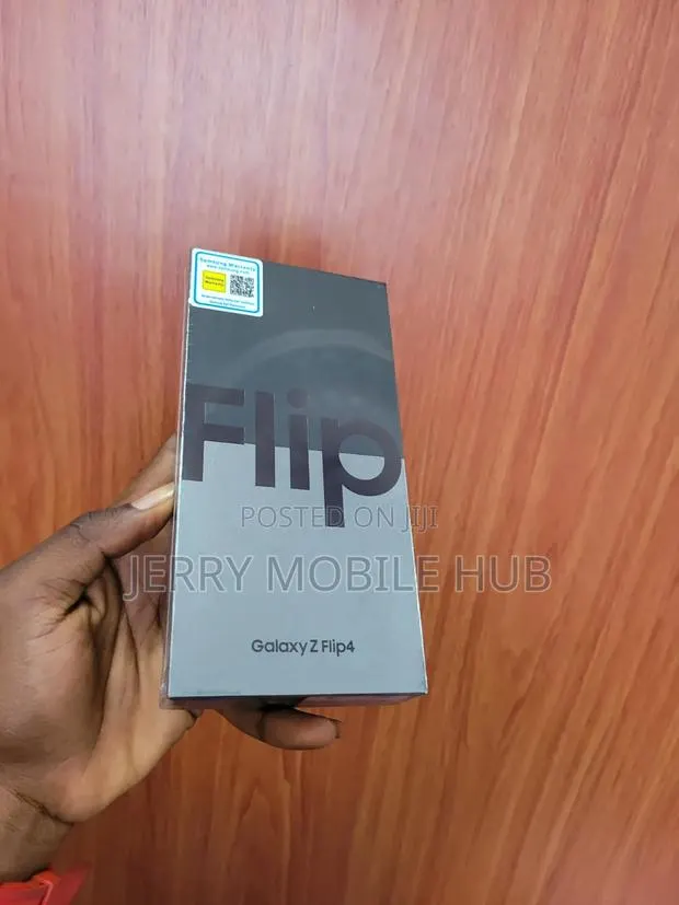 New Samsung Galaxy Z Flip4 256 GB Blue · Photo 1