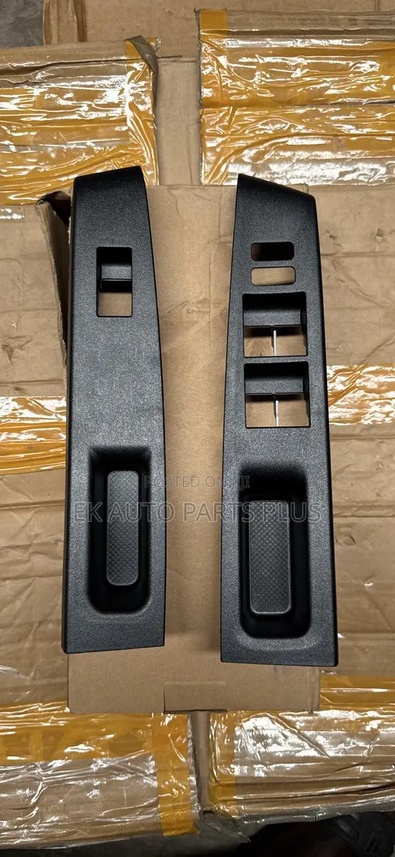 Vitz/Yaris Window Switch Covers 2008 2009 2010 2011 2012 2013 2014 · Photo 1