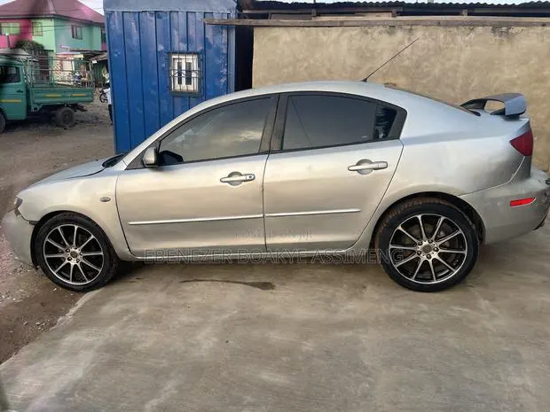 Mazda 3 2006 · Photo 1
