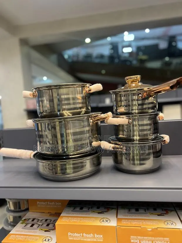 EV 12 Piece Cookware Set · Photo 1