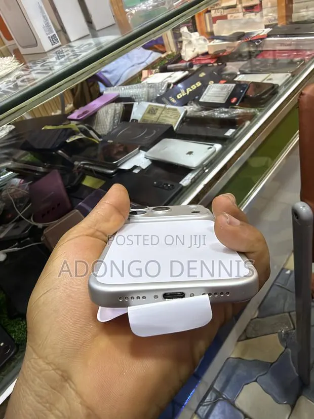 Apple iPhone 17 Pro 256 GB Silver · Photo 1