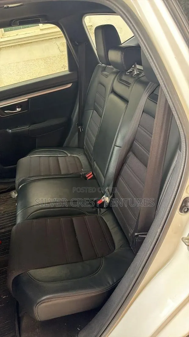 Honda CR-V Touring AWD 2020 White · Photo 1