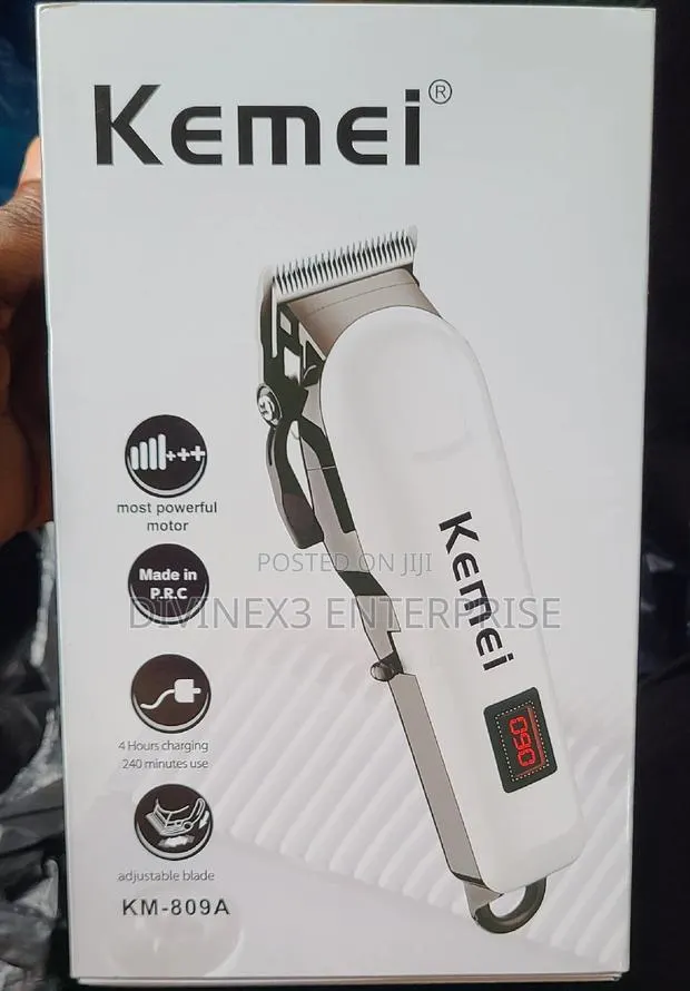 Kemei Rechargeable Shaver · Photo 1