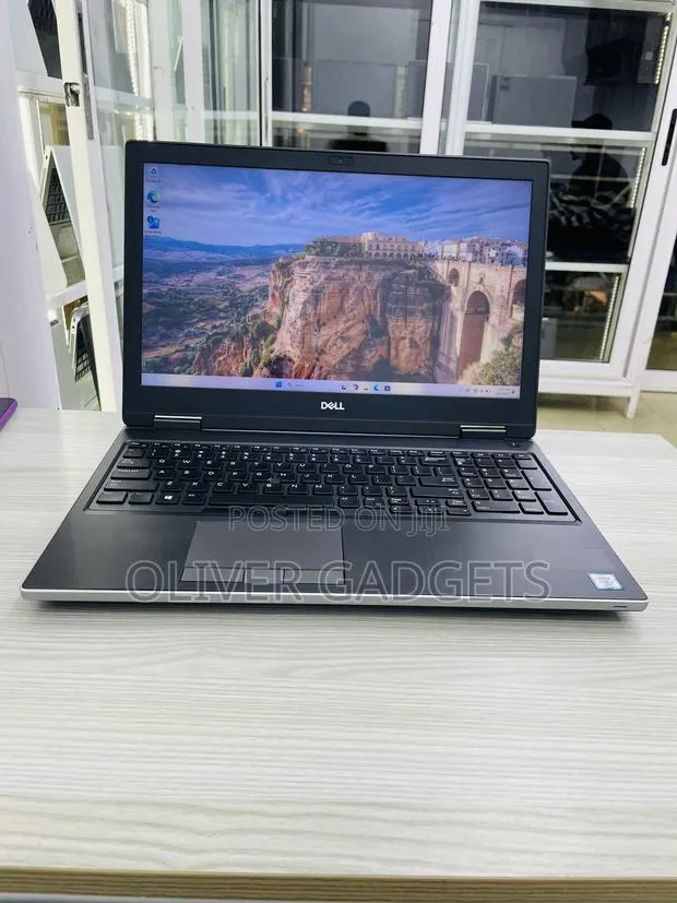 Laptop Dell Precision 7540 32GB Intel Core i7 SSD 512GB · Photo 1