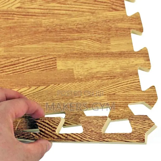 Interlocking Floor Mat (Woodgrain) · Photo 1