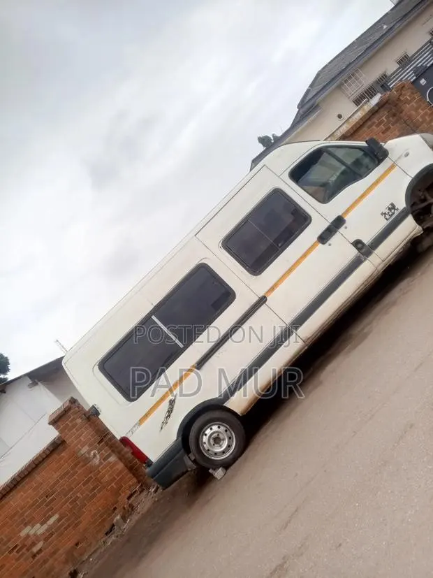 Renault Master 2013 White · Photo 1