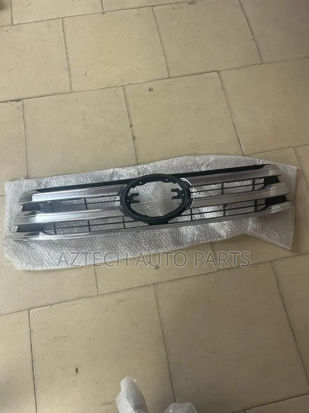 Toyota Hilux 2016 2017 2018 Top Shells Grille · Photo 1