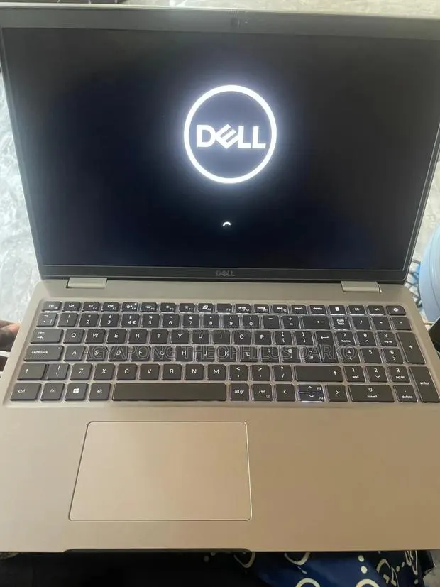 Laptop Dell Latitude 5520 8GB Intel Core i5 SSD 256GB · Photo 1