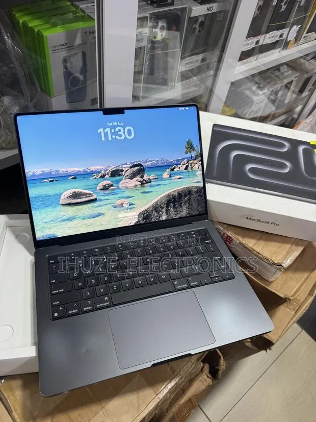 Laptop Apple MacBook Pro 2024 M4 Pro 24GB Apple M4 Pro SSD 512GB · Photo 1