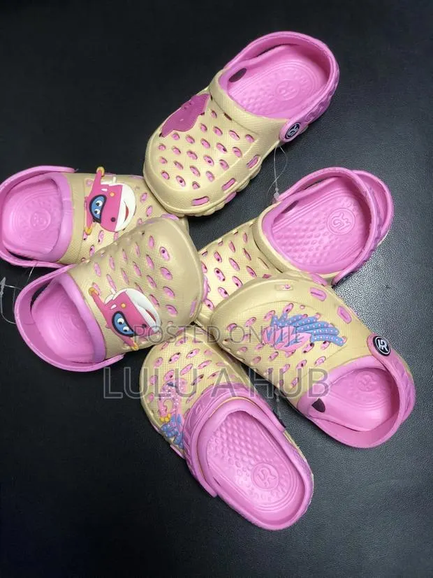 Crocs Sandals · Photo 1