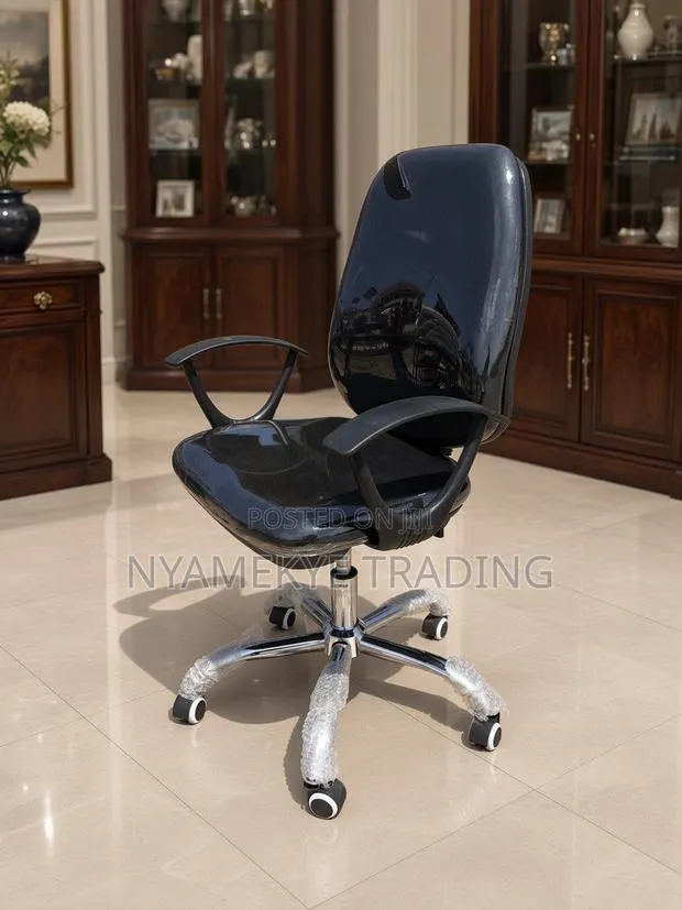Swivel Office Chair · Photo 1