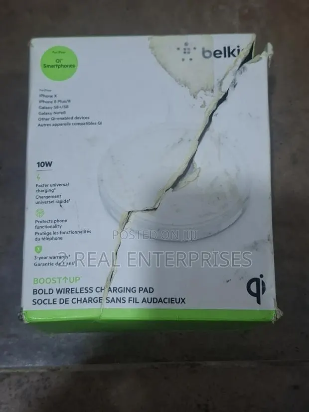 Belkin BoostUp Bold Wireless Charging Pad 10W (Model F7U050) · Photo 1